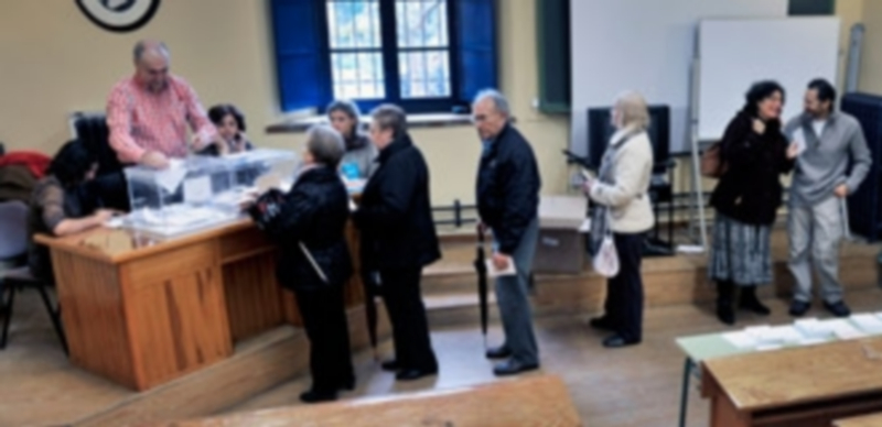 Los segovianos tendrán que elegir a tres senadores y a tres diputados el próximo 20 de diciembre. / Kamarero