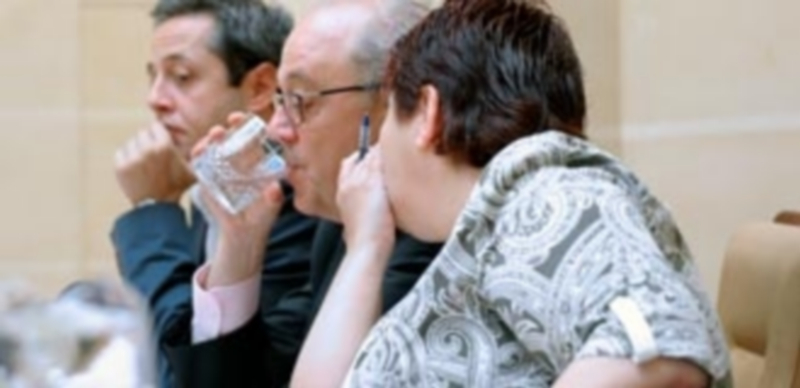 Los presupuestos se debatirán en el pleno de este mes. La alcaldesa y el concejal de Hacienda en una sesión anterior. / Kamarero