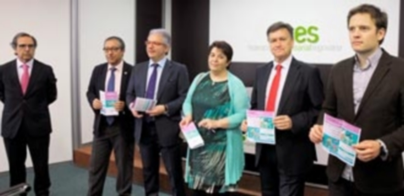 Representantes de las entidades implicadas en la segunda edición de la feria dedicada al empleo en Segovia. / Kamarero