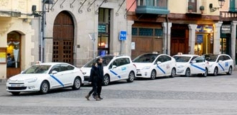 La bajada de bandera en los taxis de Segovia está a 1