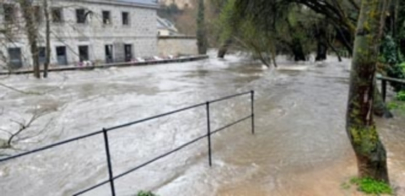 La Casa de la Moneda con la crecida que registró el río Eresma el 26 de marzo de 2013. / KAMARERO