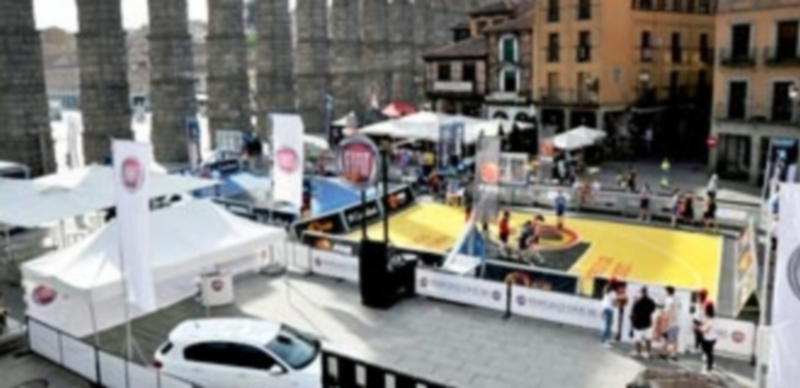 El Azoguejo es escenario de eventos de todo tipo