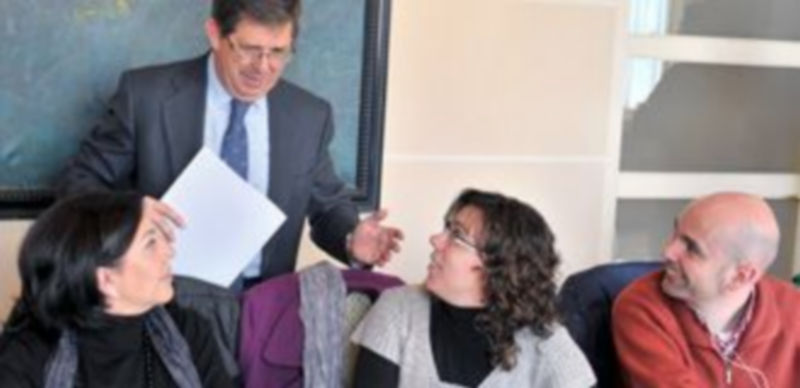 Postigo junto a varios periodistas