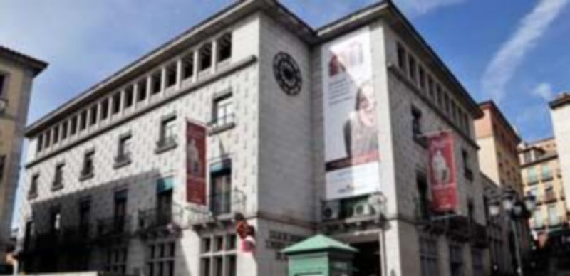 Imagen de la fachada de las oficinas centrales de Caja Segovia