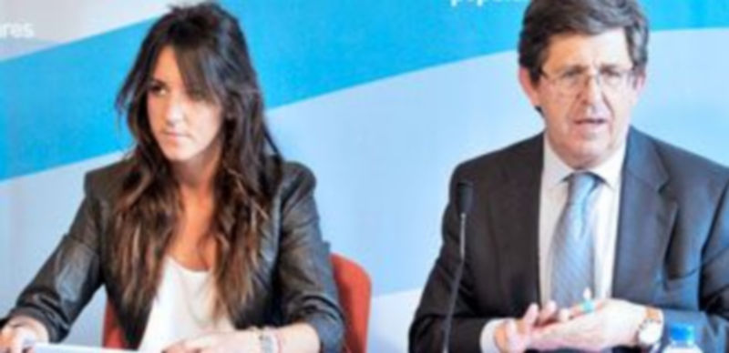 Los concejales del pp Raquel Fernández y Jesús Postigo