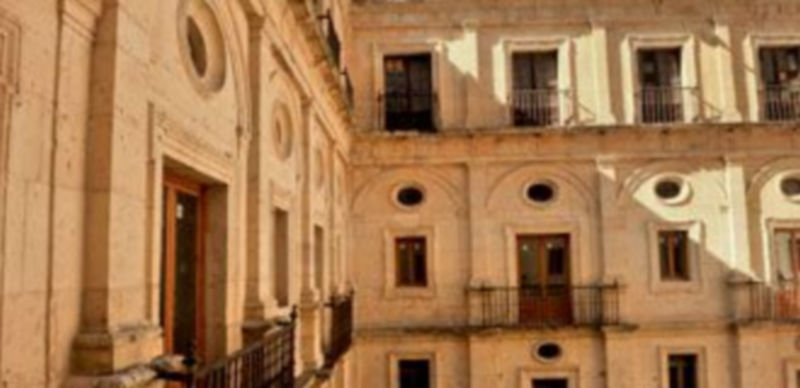 El patio del Seminario es un magnífico ejemplo de la arquitectura barroca de la época en Segovia. /  kamarero