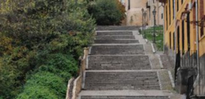 IU quiere una rampa en el talud