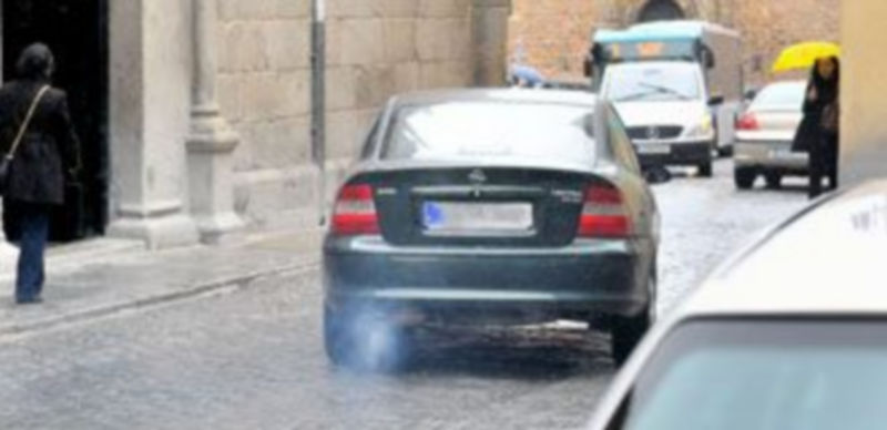 El parque de vehículos se ha ido envejeciendo en los últimos años al adquirirse menos coches nuevos./ Kamarero