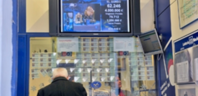 La suerte dormida 1 La Administración de Lotería regentada por Milagros Lago vendió 600 décimos con un premio de 1.250 euros cada uno. / Kamarero