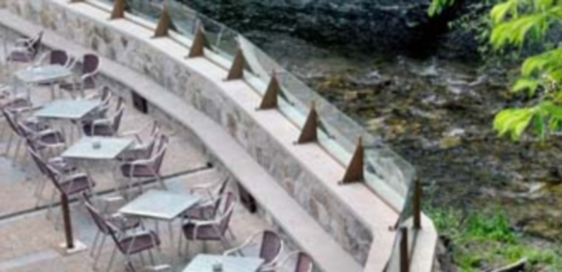 Imagen actual de la terraza de la cafetería de la Casa de la Moneda