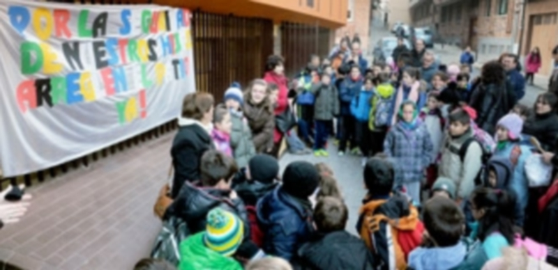 Una de las concentraciones protagonizadas por la AMPA del Colegio Santa Eulalia de Segovia el mes pasado. / Kamarero