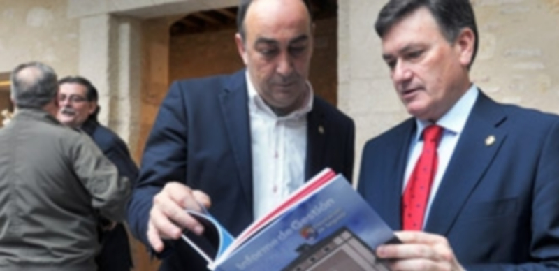 El informe de gestión de la Diputación durante los últimos cuatro años fue presentado ayer. / Kamarero