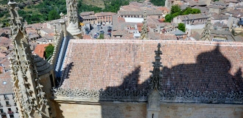 Las obras han permitido mejorar la estructura de alguans naves de la Catedral. / El Adelantado
