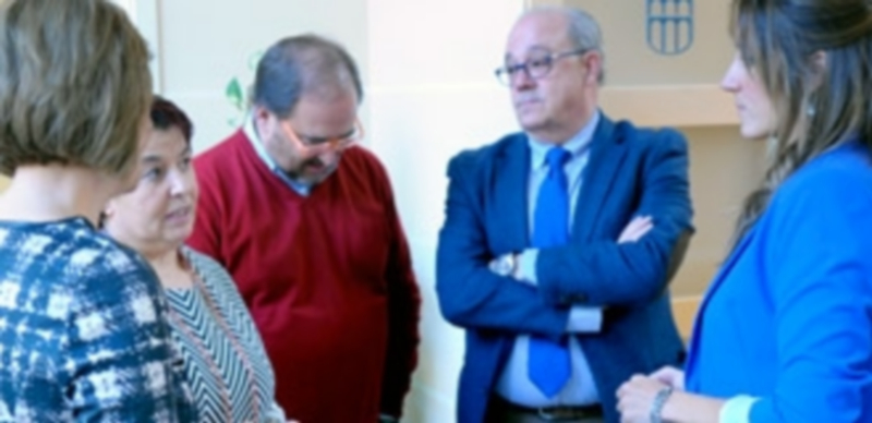 Los portavoces acordaron con la alcaldesa ampliar el turno de intervención a 15 minutos en el debate de las tasas. / Kamarero