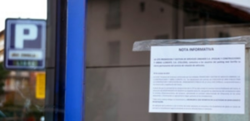 El parking de José Zorrilla anuncia el cierre para vehículos en rotación 1 La nota informativa de las empresas concesionarias se ha situado en un lugar bien visible. / Kamarero