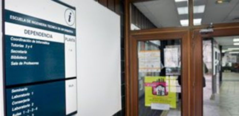 Los responsables de la Universidad de Valladolid aseguran que los centros se quedaban vacíos y sin uso en agosto. / Kamarero