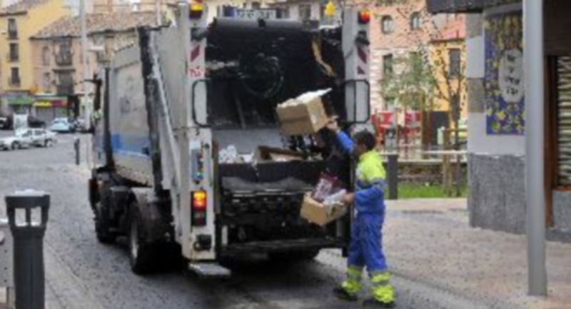 En Segovia capital se recogen unas 1.635 toneladas de papel y cartón al año