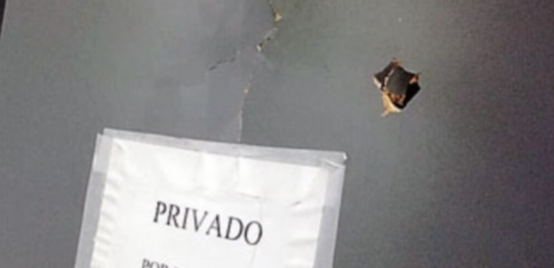 Una agresión en un centro de salud reactiva la indignación de los sanitarios 1 Daños en las instalaciones del centro de salud./E. A.