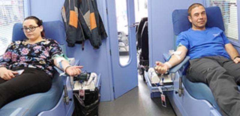 Una de las habituales extracciones de sangre que se realizan en Segovia. / E. A.