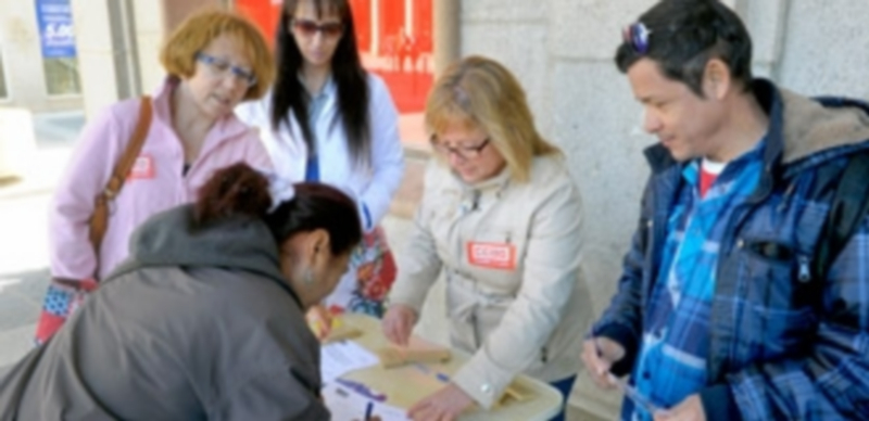 La recogida de firmas se ha realizado en la avenida de Fernández Ladreda