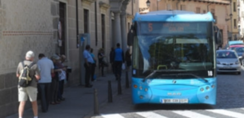 La parada de Colón estuvo sin servicio tres horas ayer domingo. / Kamarero