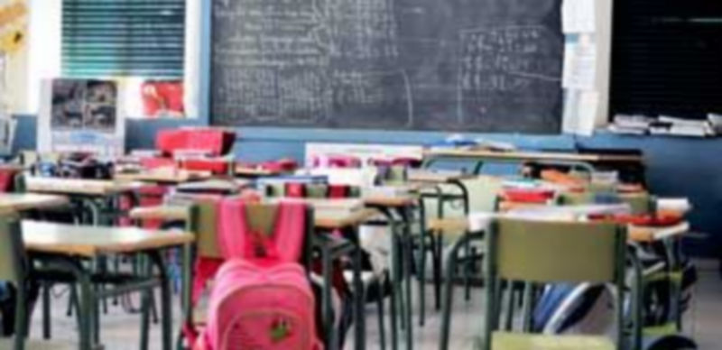 Las instituciones coordinan acciones para evitar que los alumnos abandonen las aulas sin causa justificada. / Kamarero