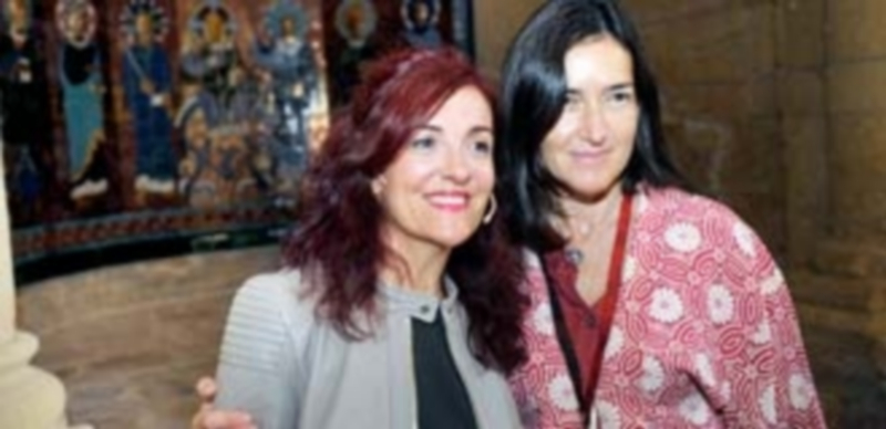 Elvira Lindo junto a Ángeles González Sinde en San Juan de los Caballeros. / Kamarero