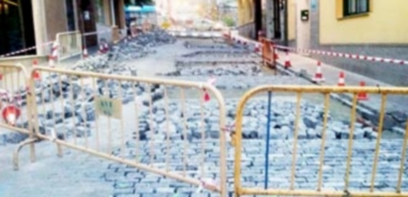 Cuadrillas de apoyo del Ayuntamiento ejecutan varias obras en San Millán. / E. A.