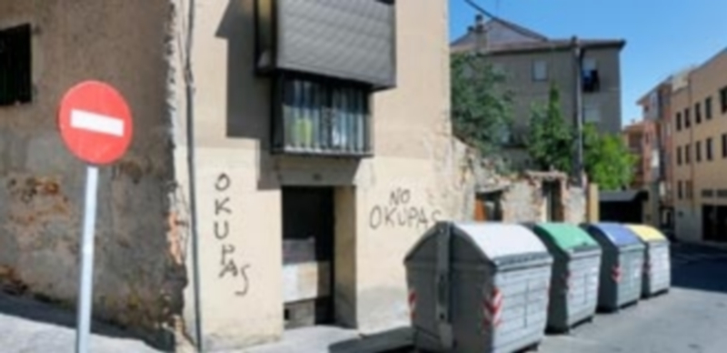 Vivienda 'okupa' de la calle Cantarranas. / Kamarero