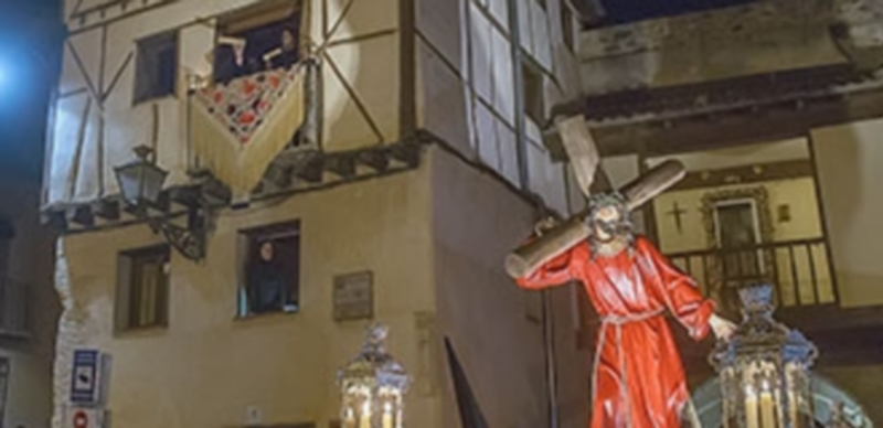 El Arco del Socorro ofreció uno de los momentos más hermosos del recorrido procesional de Ademar./ Kamarero