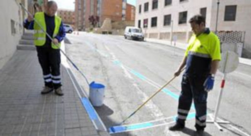 Los trabajos de señalización de las 515 plazas comenzaron en mayo y han avanzado sin interrupciones. / Alberto Benavente