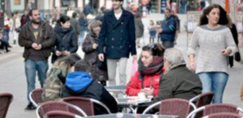 La actividad del sector servicios durante la Semana Santa contribuyó al descenso del desempleo en Segovia. / Juan Martín