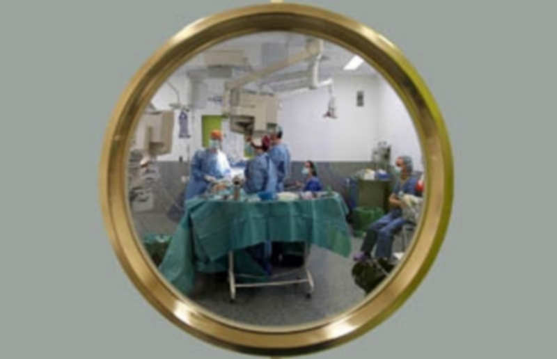 El anestesista que hace la guardia en el hospital debe ocuparse de la actividad de urgencias