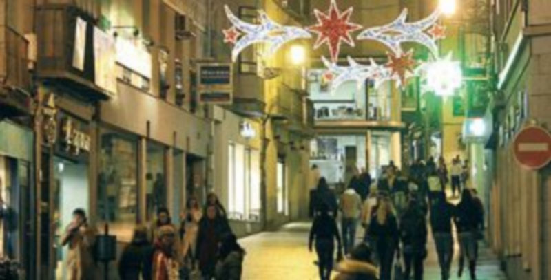 La iluminación navideña es una de las partidas que el Ayuntamiento de Segovia no ha recortado. / Kamarero