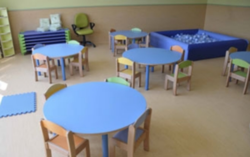 La escuela dispone de cuatro aulas para niños