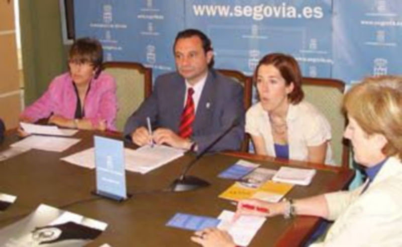 El alcalde y la concejala de Participación