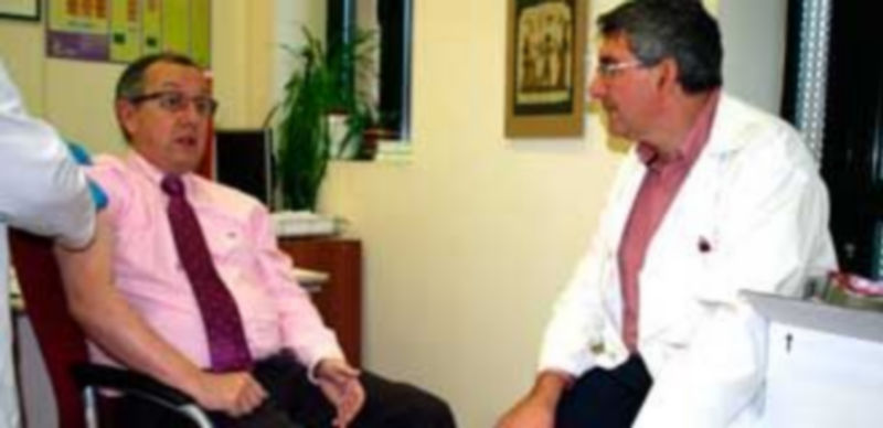 Mientras recibe la vacuna