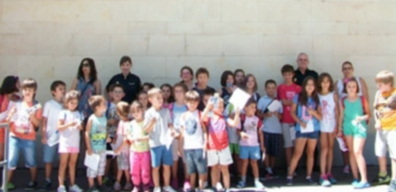 Un campamento de La Lastrilla visita Comisaría 1 / Foto: E. A.