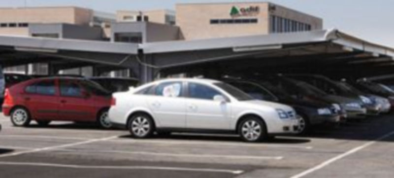 Adif considera que las plazas de aparcamiento de la estación del AVE son suficientes. /Alberto Benavente