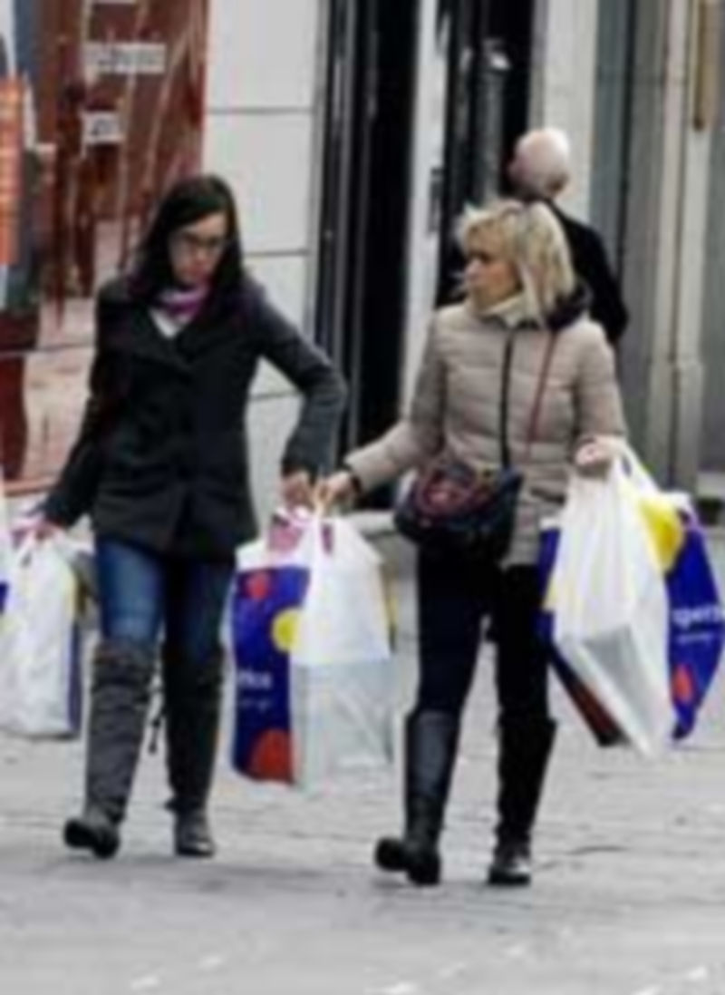 El sector ha sufrido este año una caída de las ventas en torno al 14%. / Kamarero