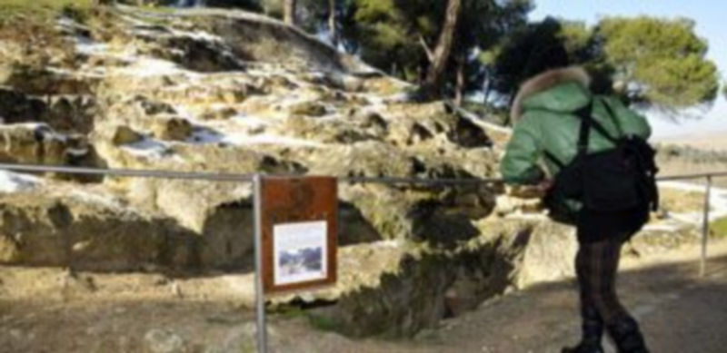 Una de las tumbas excavadas