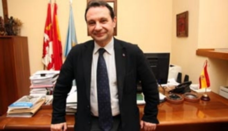 «Los partidos deberían reflexionar sobre las personas que designan para cargos» 1 El alcalde de Segovia