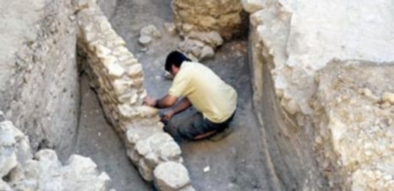 Restos arqueológicos de construcciones anteriores. / Juan Martín