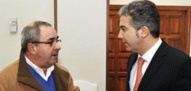 Ignacio Velasco conversa con Pedro Palomo