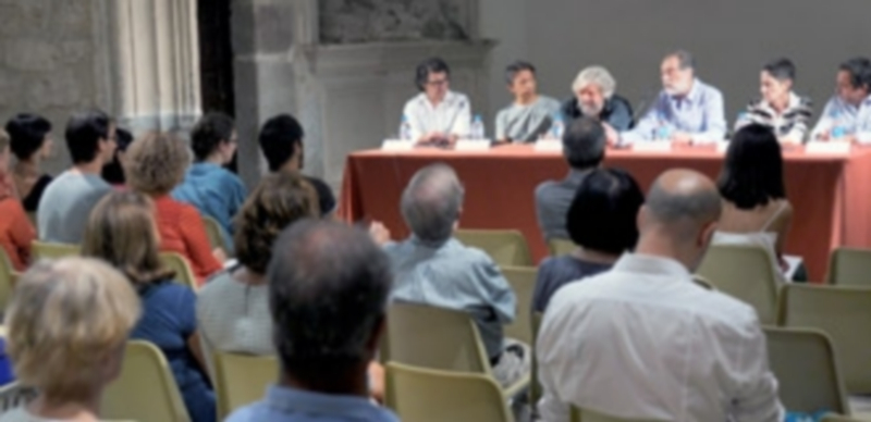 Los pintores pensionados mientras escuchaban las palabras de los artistas paisajísticos en el Esteban Vicente. / Kamarero