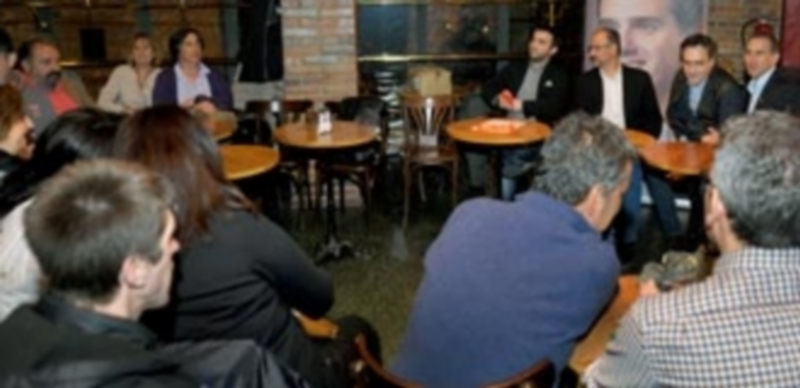 Un momento de la intervención de Pablo Yáñez y Luis Fuentes ayer por la tarde. / Kamarero