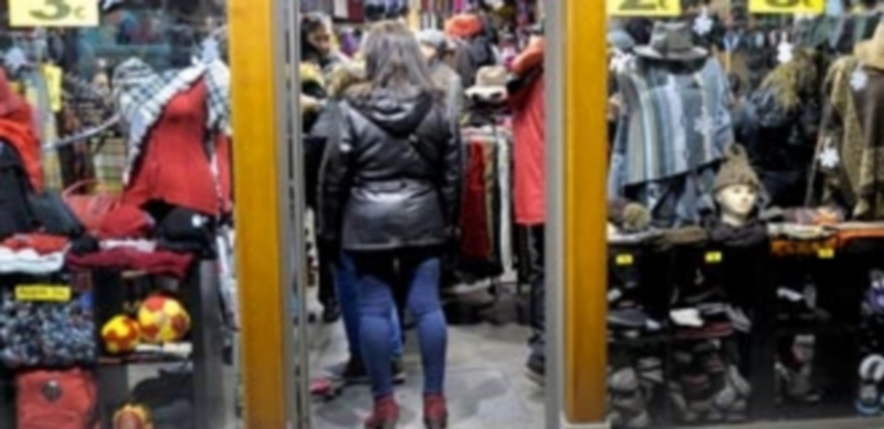 El grupo de Vestido y Calzado fue de los que más descendió en cuestión de precios en el último mes. / Kamarero