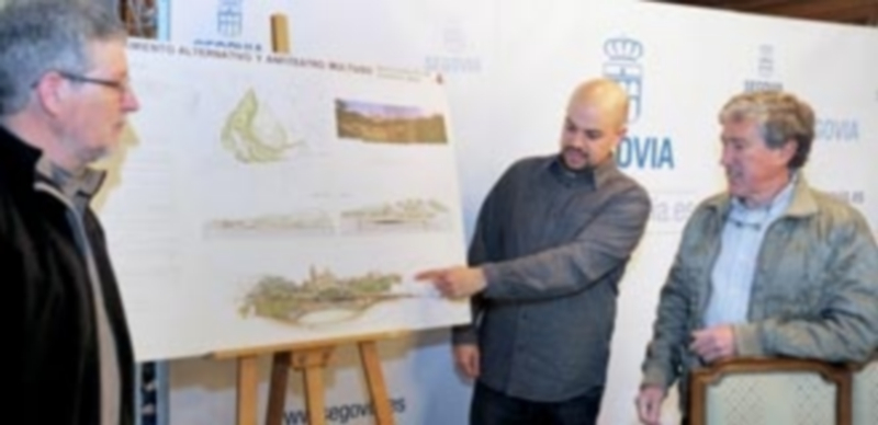 Galindo muestra el proyecto en varios gráficos