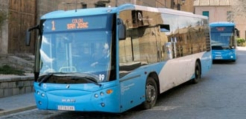 Un autobús del servicio público municipal. / Kamarero