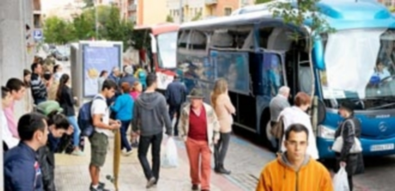 Las obras obligarán este verano a trasladar el servicio para los viajeros al paseo de Ezequiel González. / Kamarero